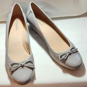 Easy Spirit low heel wedge sz 8 M light gray leather GUC